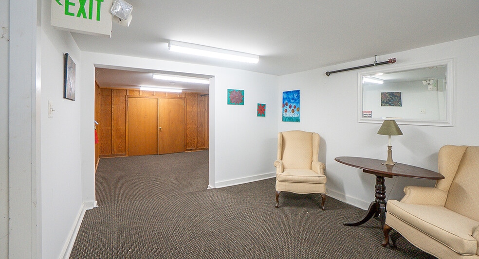 More Photos Of 309 Main St, Laurel Freestanding For Sale