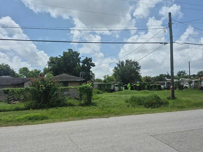 More Photos Of 3906 Crane St, Houston Land For Sale