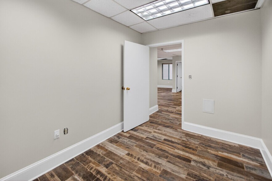 More Photos Of 2141 Wisconsin Ave NW, Washington Apartments For Sale