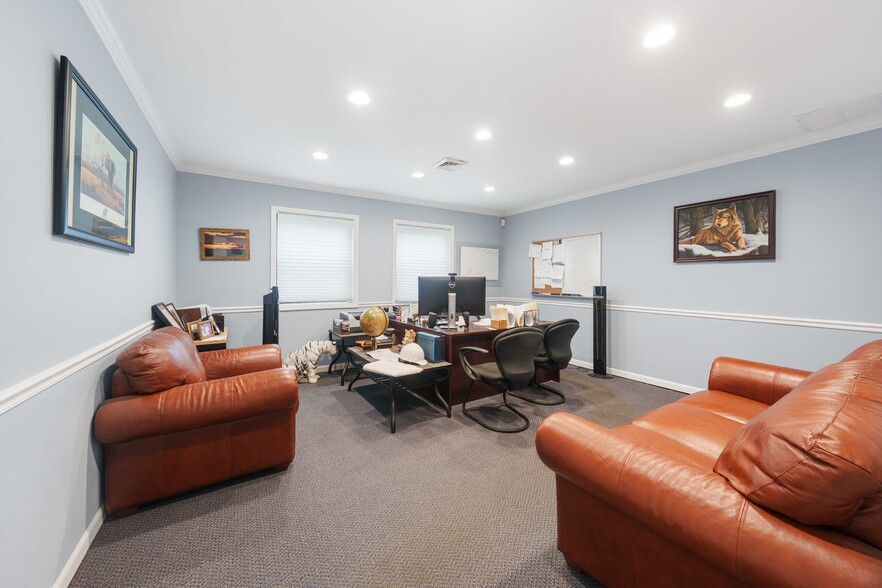 More Photos Of 277 W Clay Ave, Roselle Park Office For Sale