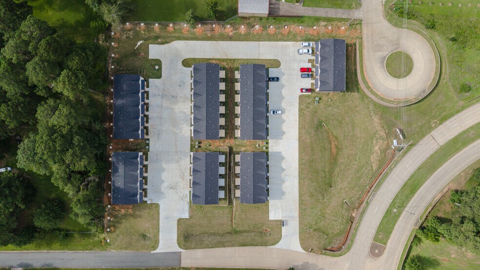 More Photos Of 6702 University Ave, Texarkana Apartments For Sale