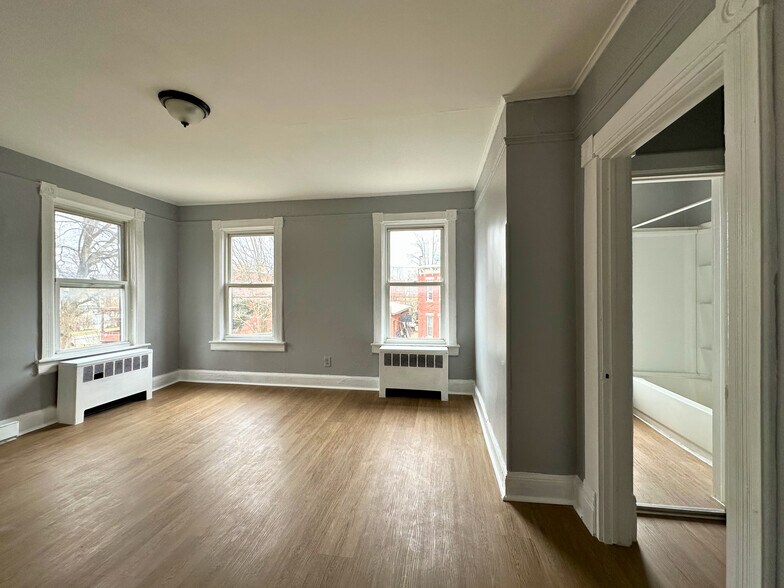 More Photos Of 72 1/2 Henry Ave, Newburgh Apartments For Sale