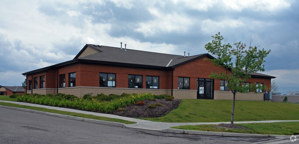 More Photos Of 7606 Tylers Place Blvd, West Chester Office For Lease