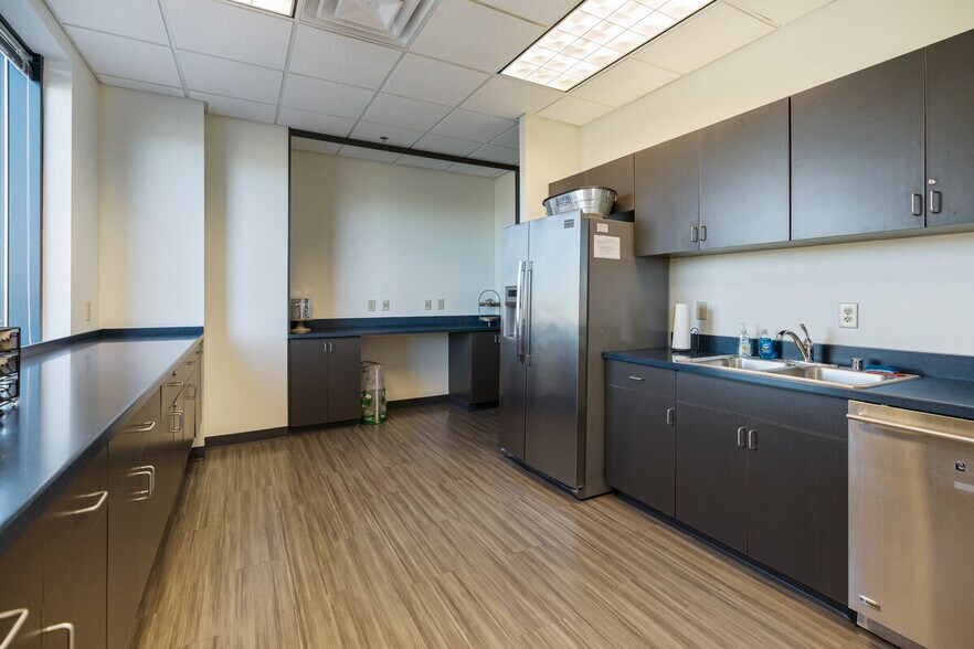 More Photos Of 10350 Ormsby Park Pl, Louisville Office For Lease