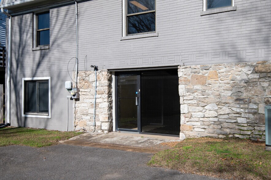 More Photos Of 130 Emmitt Ave, Madison Office For Sale