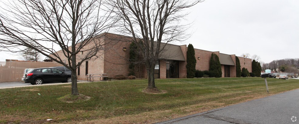 More Photos Of 5389 Enterprise St, Eldersburg Flex For Lease