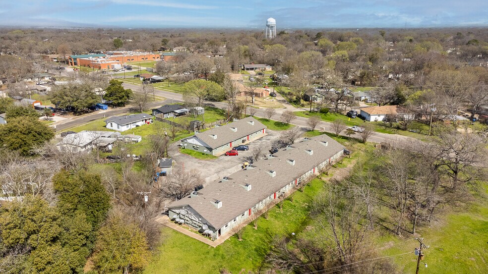 More Photos Of 2912 N Beaton St, Corsicana Apartments For Sale