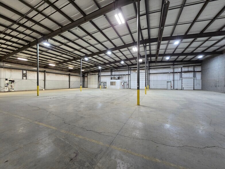 More Photos Of 506 24th Ave, Nisku Warehouse For Sale