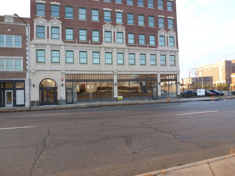 More Photos Of 131-137 E 5th Ave, Gary Apartments For Lease