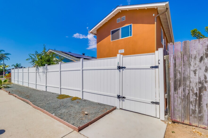 More Photos Of 201 Treewood St, San Diego Apartments For Sale