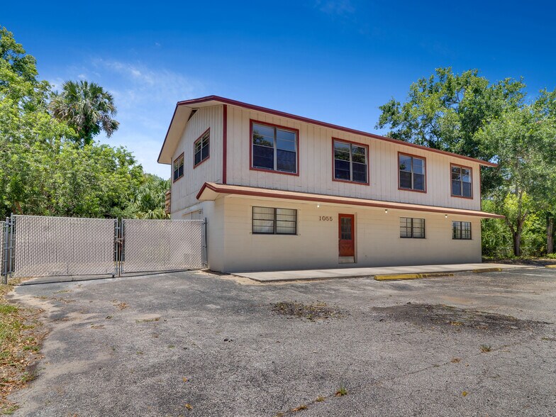 More Photos Of 1055 27th Ave SW, Vero Beach Flex For Sale