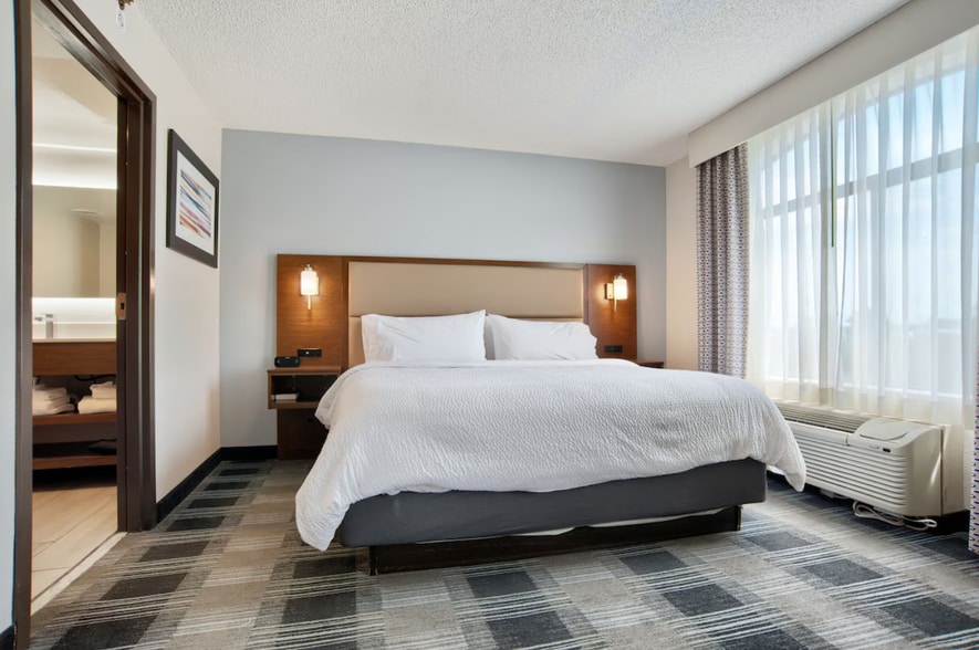 More Photos Of 516 Springhill Plaza Ct, Mobile Hotel For Sale