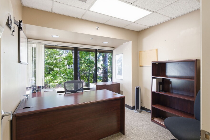 More Photos Of 1044 William Hilton Pky, Hilton Head Island Office For Sale