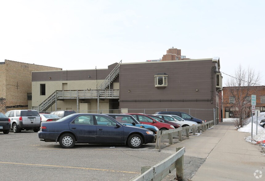 More Photos Of 800-810 10th St S, Minneapolis General Retail For Sale