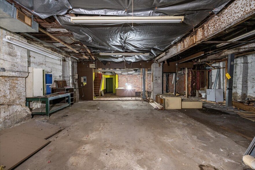 More Photos Of 4568 Penn Ave, Pittsburgh Warehouse For Sale