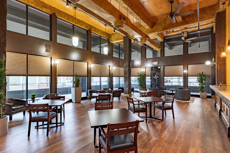 More Photos Of 500 N Water St, Corpus Christi Office For Lease