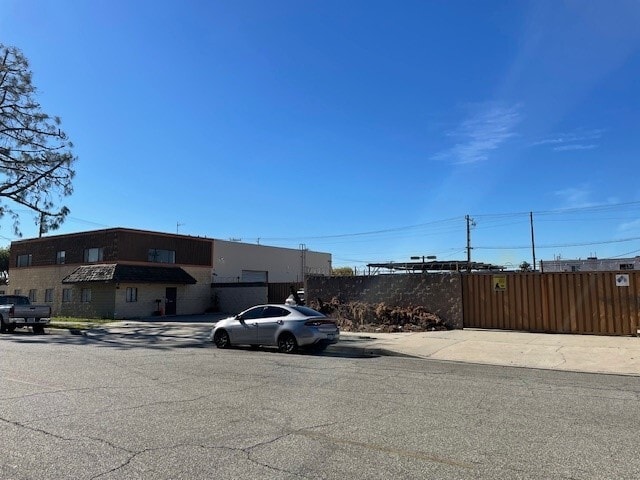 More Photos Of 16257 Illinois Ave, Paramount Warehouse For Sale