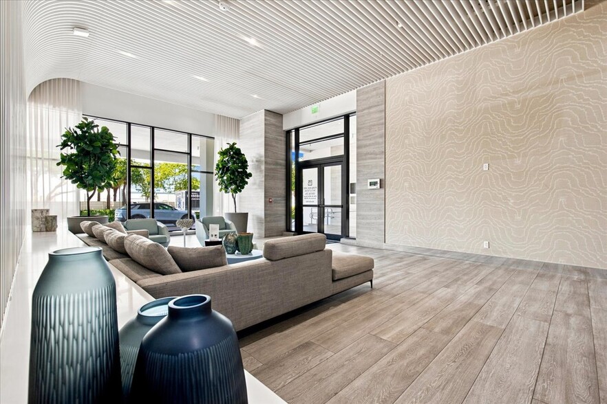 More Photos Of 2920-2950 NE 207th St, Aventura Unknown For Lease