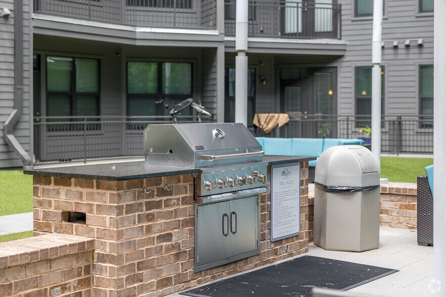 More Photos Of 930 Howell Mill Rd NW, Atlanta Apartments For Lease
