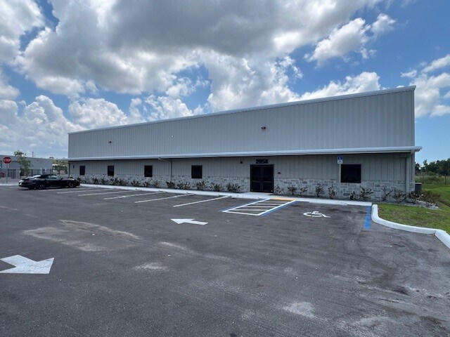 More Photos Of 2954 Van Buren St, Fort Myers Distribution For Lease