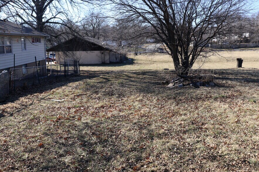 More Photos Of 12816 E 47th St S, Independence General Retail For Sale