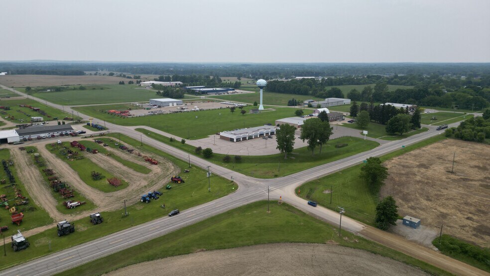 More Photos Of 4464 Huron St, North Branch Freestanding For Sale