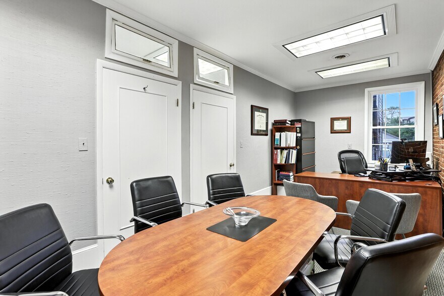 More Photos Of 616 N Washington St, Alexandria Office For Lease