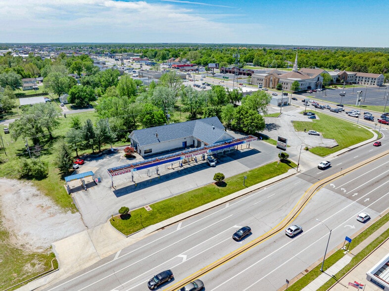 Primary Photo Of 3040 E 7th St, Joplin Carwash For Sale
