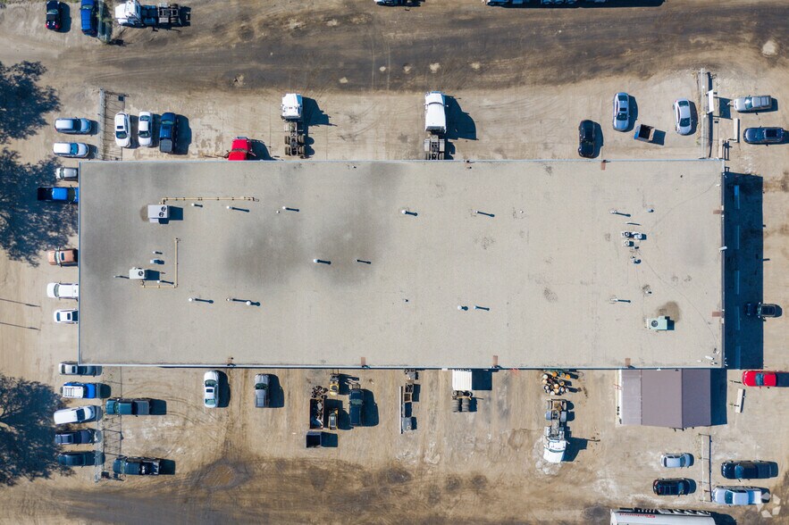 More Photos Of 8715 44th St SE, Calgary Warehouse For Sale