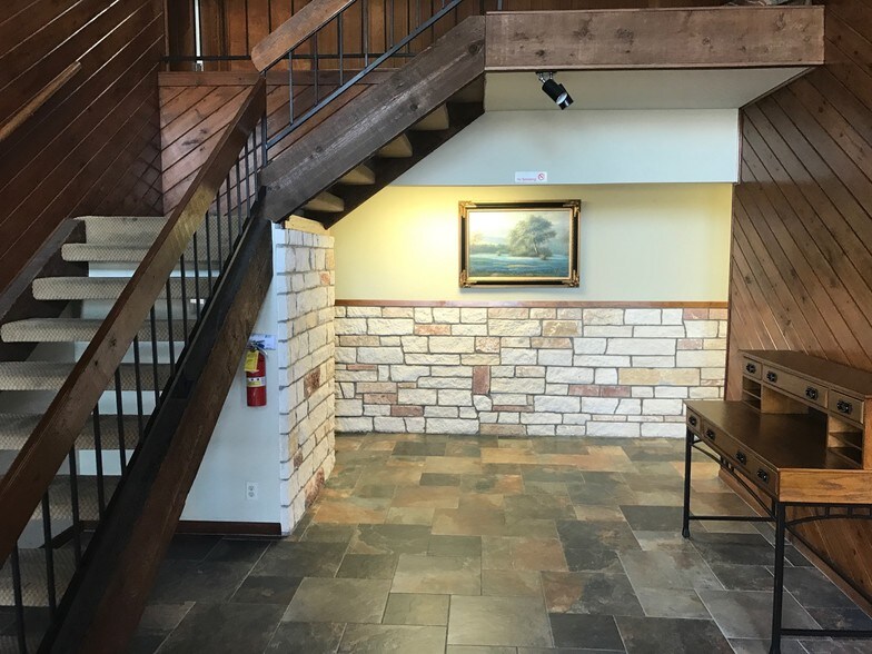 More Photos Of 2508 Williams Dr, Georgetown Loft Creative Space For Lease