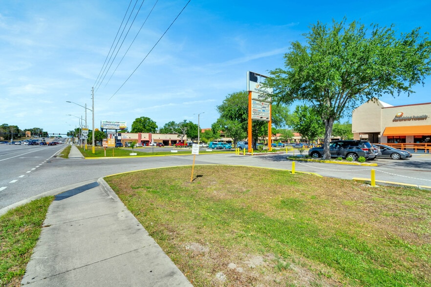 More Photos Of 6801-6925 W Colonial Dr, Orlando Unknown For Lease