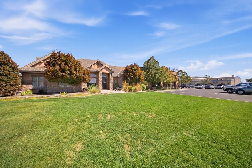 More Photos Of 526 N 400 W, North Salt Lake Office For Sale