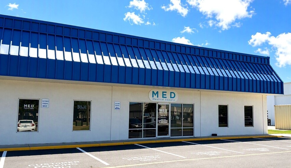 Primary Photo Of 1220 Executive Blvd, Chesapeake Showroom For Sale