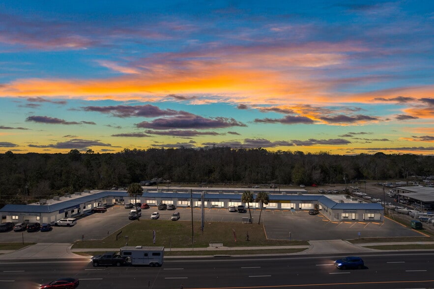 More Photos Of 940 N Suncoast Blvd, Crystal River General Retail For Sale