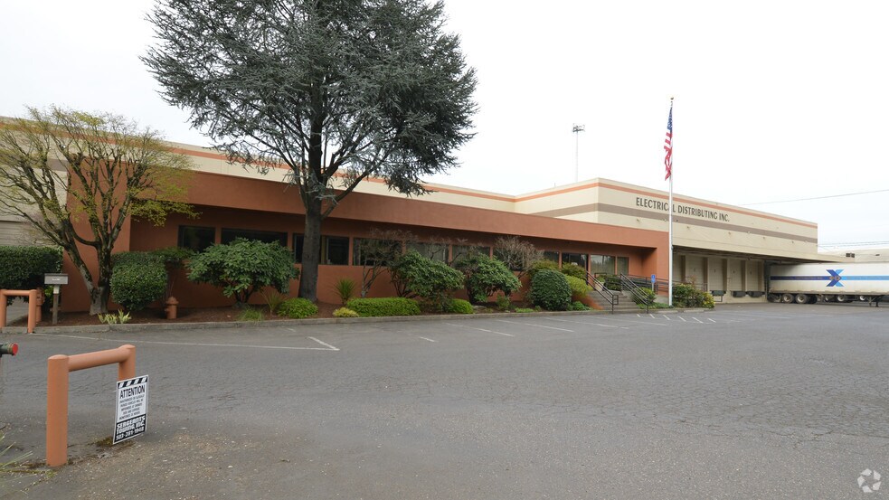 More Photos Of 4600-4670 NW St Helens Rd, Portland Warehouse For Lease