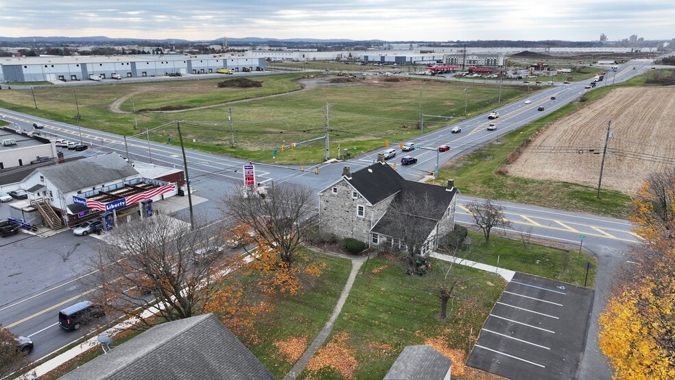 More Photos Of 797 Main St, Tatamy Office Residential For Lease