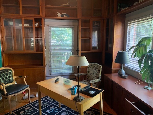 More Photos Of 103 W Stone Ave, Greenville Office For Sale