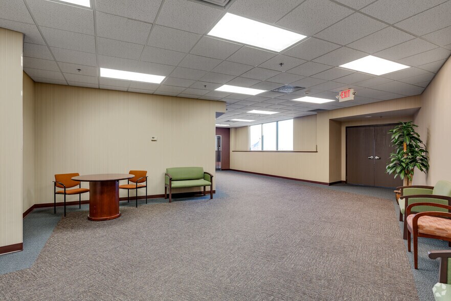More Photos Of 60101 Bodnar Blvd, Mishawaka Medical For Lease