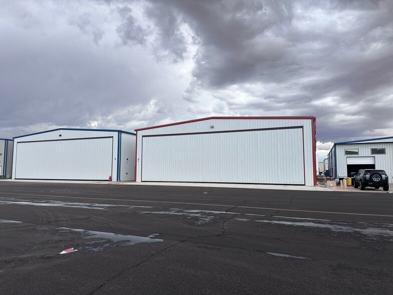 More Photos Of 4196 S Airport Pky, St George Airplane Hangar For Sale