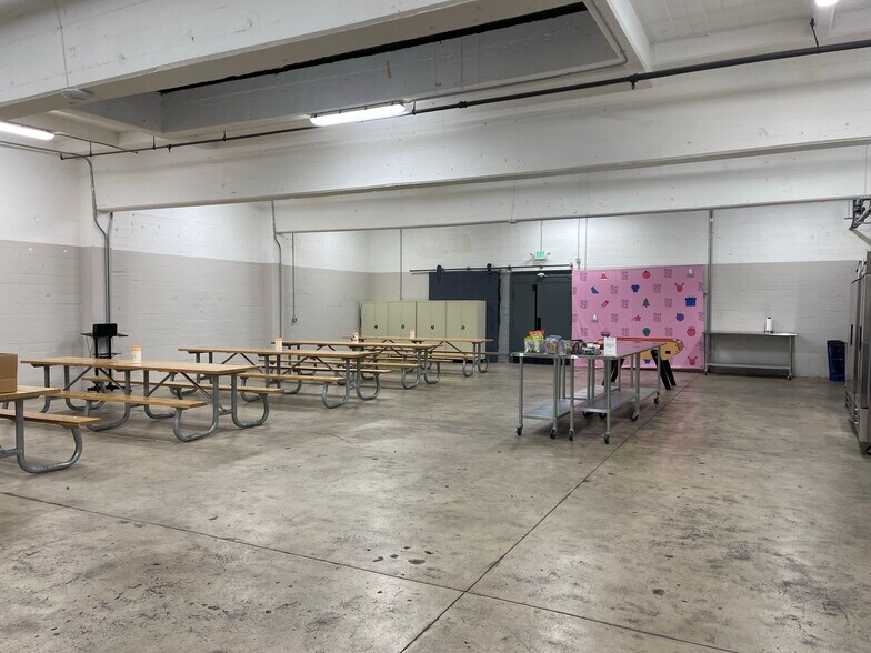 More Photos Of 2626 Lacy St, Los Angeles Industrial For Sale