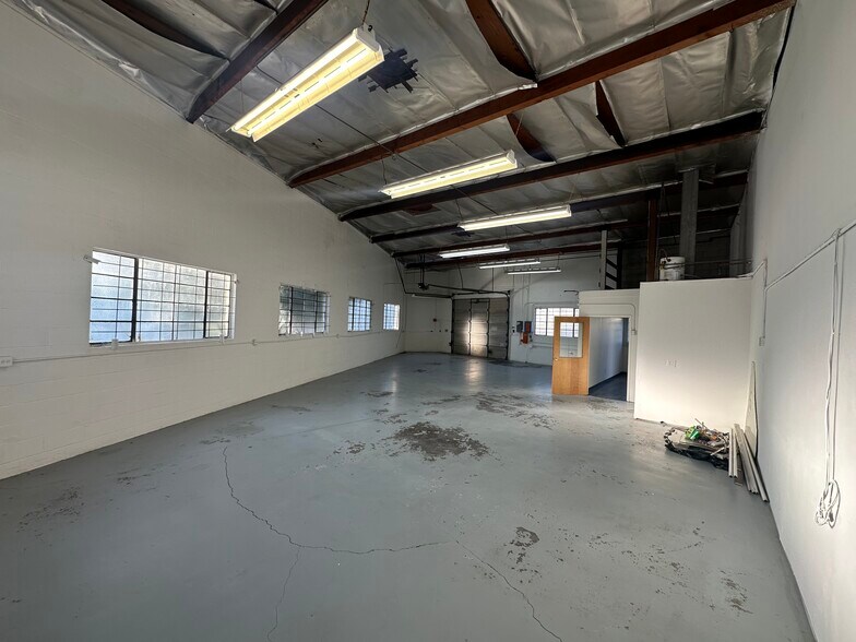 More Photos Of 8116-8136 Byron Rd, Whittier Manufacturing For Lease