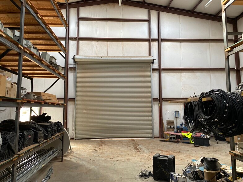 More Photos Of 300 E 57th St, Odessa Warehouse For Lease