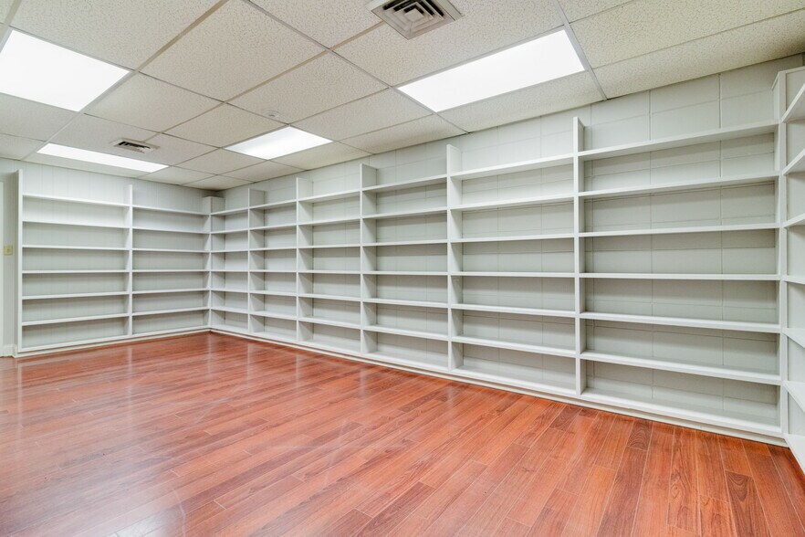 More Photos Of 223 S Main St, Opelousas Office For Sale