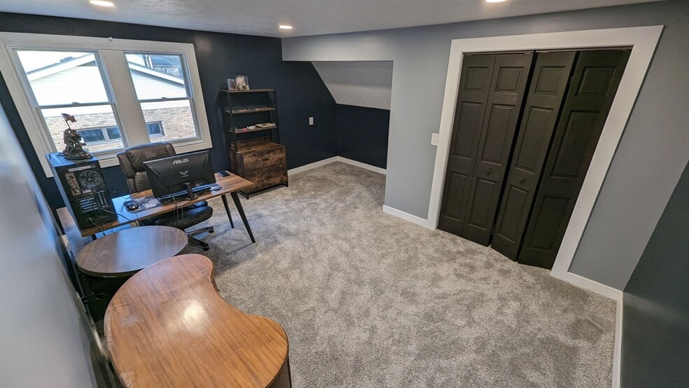 More Photos Of 933 W Weber Sq, South Bend Lodge Meeting Hall For Sale