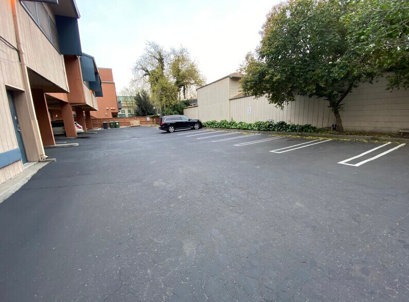 More Photos Of 706-724 5th St, Davis Office For Lease