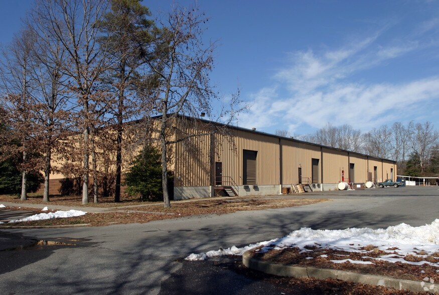 More Photos Of 109 Post Office Rd, Waldorf Flex For Lease