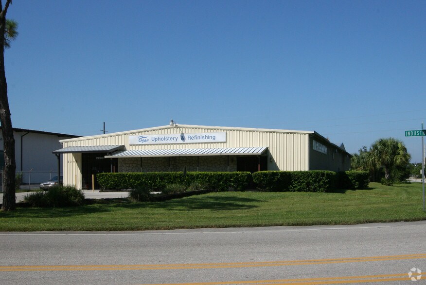 More Photos Of 2200 51st St, Sarasota Warehouse For Sale
