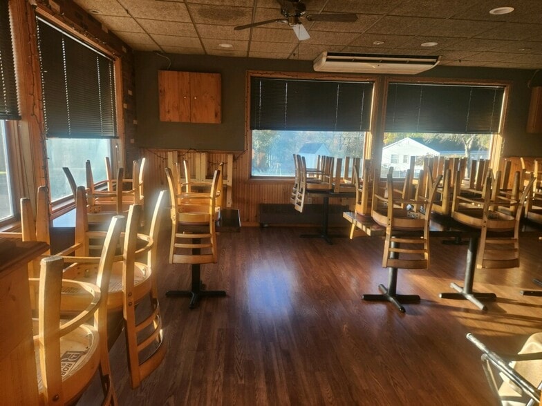 More Photos Of 8390 Seneca Tpke, New Hartford Restaurant For Sale