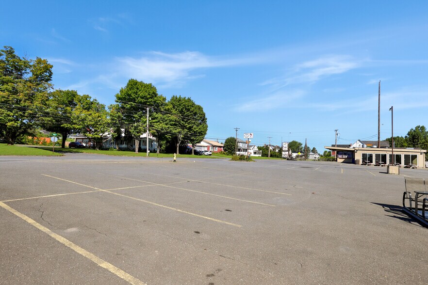More Photos Of 232 Main St, Van Buren Restaurant For Sale