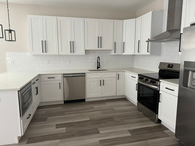 More Photos Of 1919 30th Ave N, Saint Petersburg Specialty For Sale